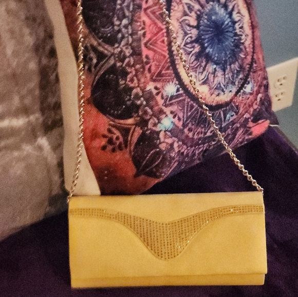 Cross Body Purse - Picture 3 of 5